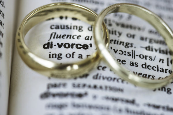 how-can-i-keep-my-divorce-in-illinois-private